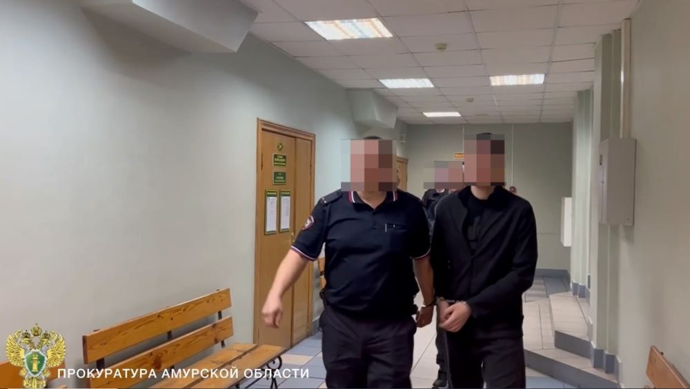 В Благовещенске экс-полицейский и его друзья ограбили местного жителя