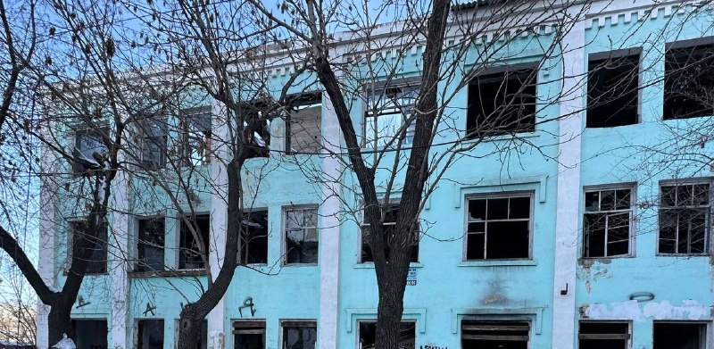 Избавят от строительного хлама: в Благовещенске выбирают дома под снос