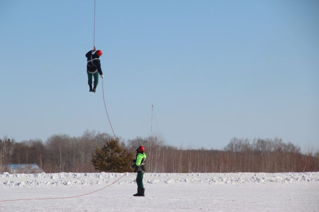 Амурские десантники подтвердили право тушить пожары