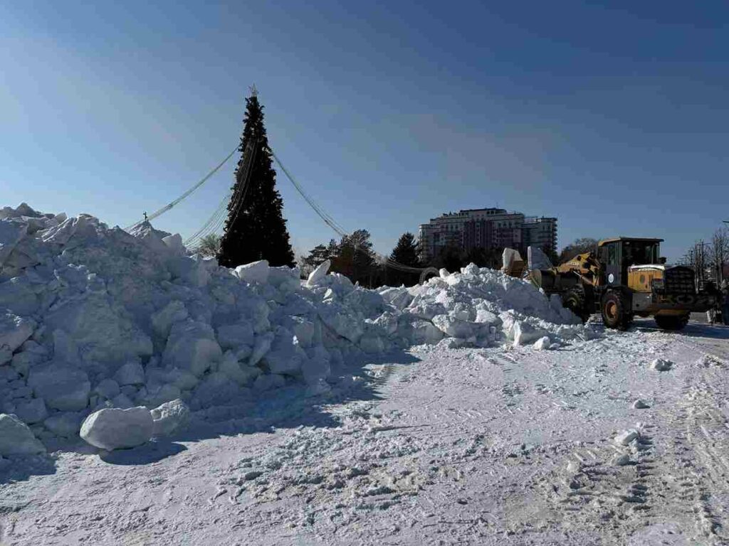 В Благовещенске начали разбирать горки
