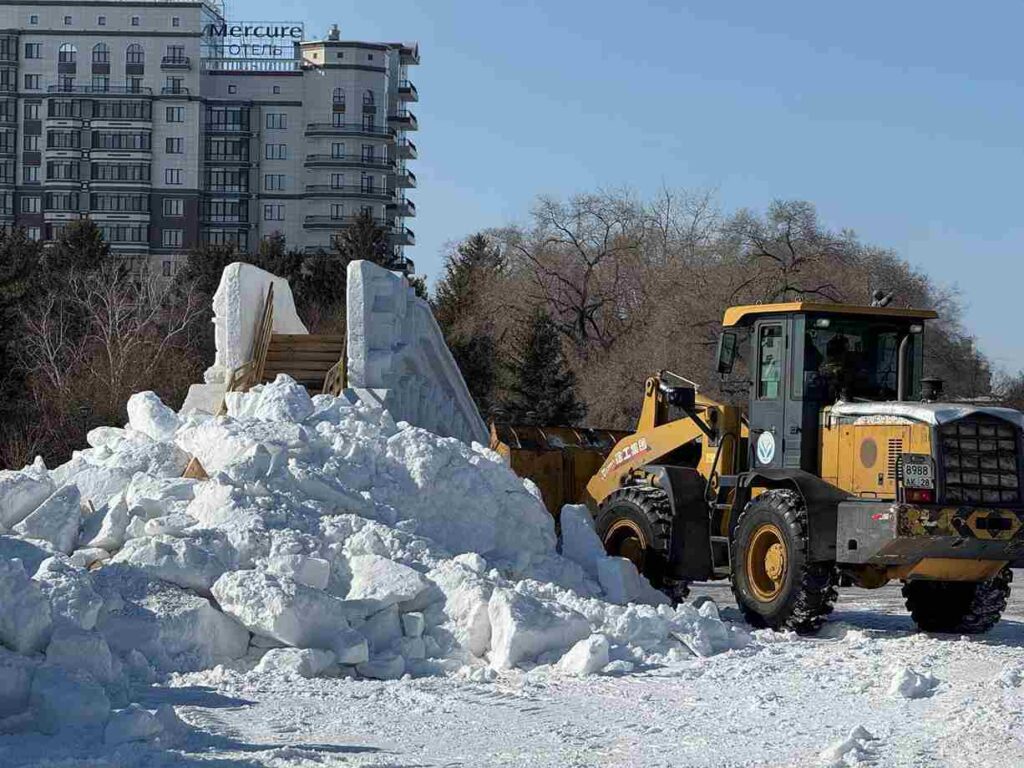 В Благовещенске начали разбирать горки