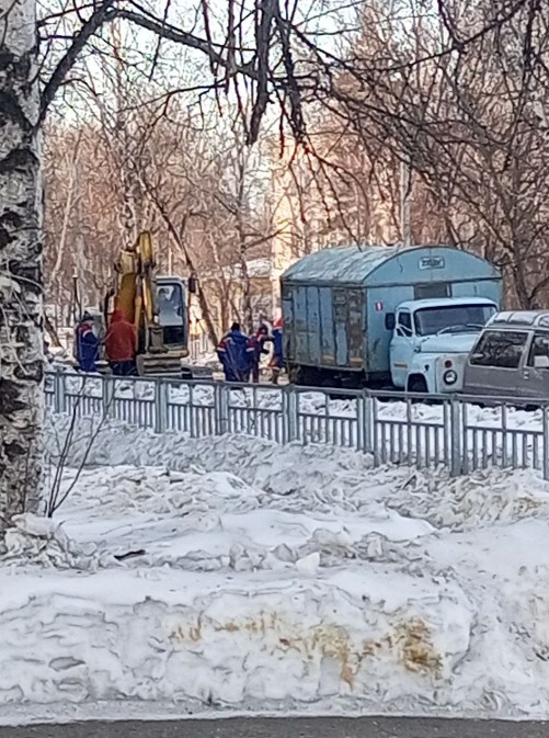 В центре Благовещенска из-за порыва перекрыта проезжая часть