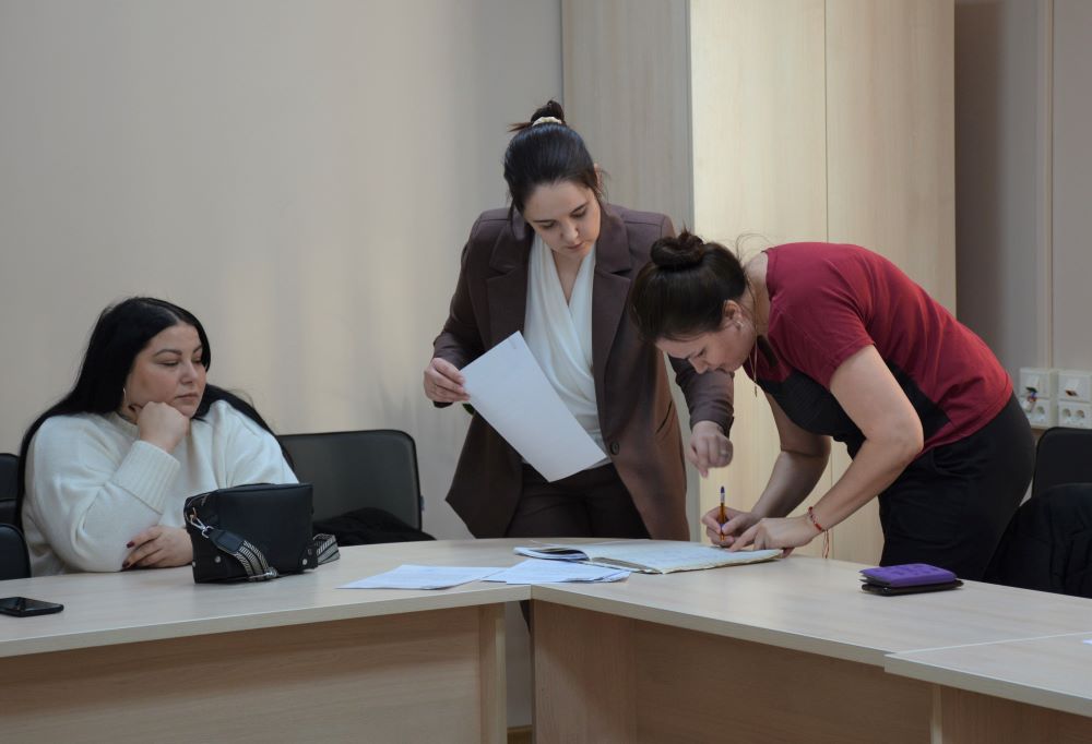 Амурские дети-сироты получили сертификаты на покупку жилья