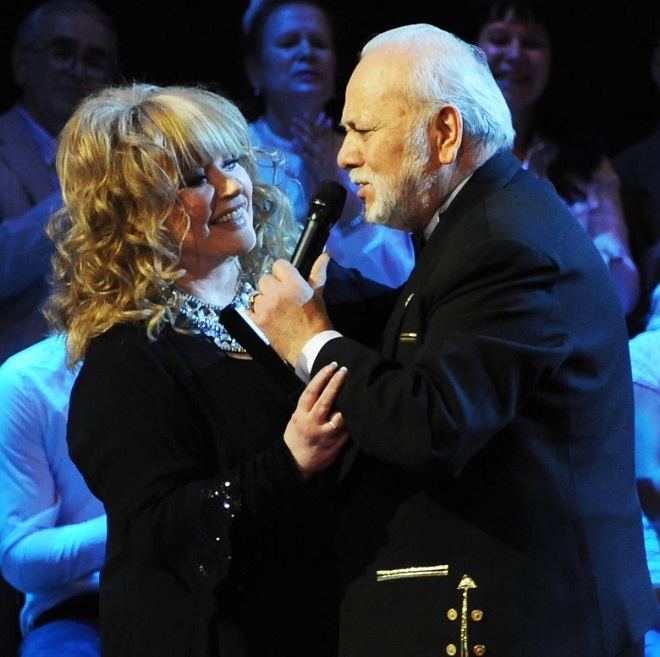 Алла Пугачёва отказалась прилетать на похороны Бедроса Киркорова, которого называла папой

