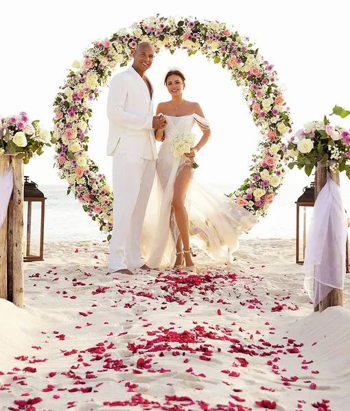 Ани Лорак тайно вышла замуж на Мальдивах