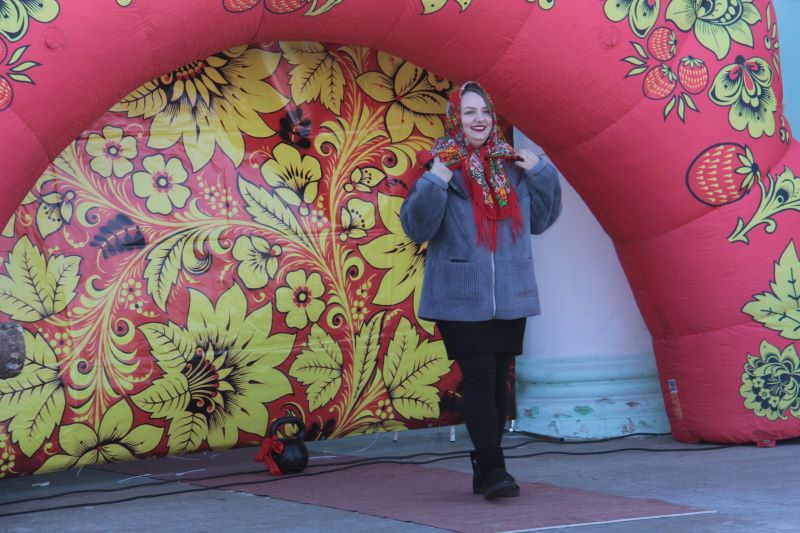 Фотозоны, казачьи забавы и чай с блинами: в Приамурье начали провожать зиму