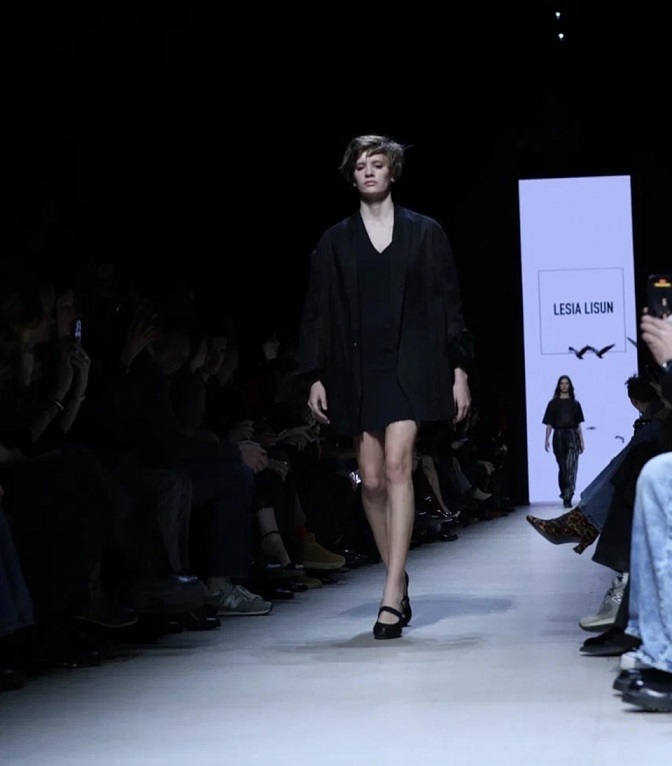 Дочь Дианы Арбениной дебютировала в качестве модели на модном показе