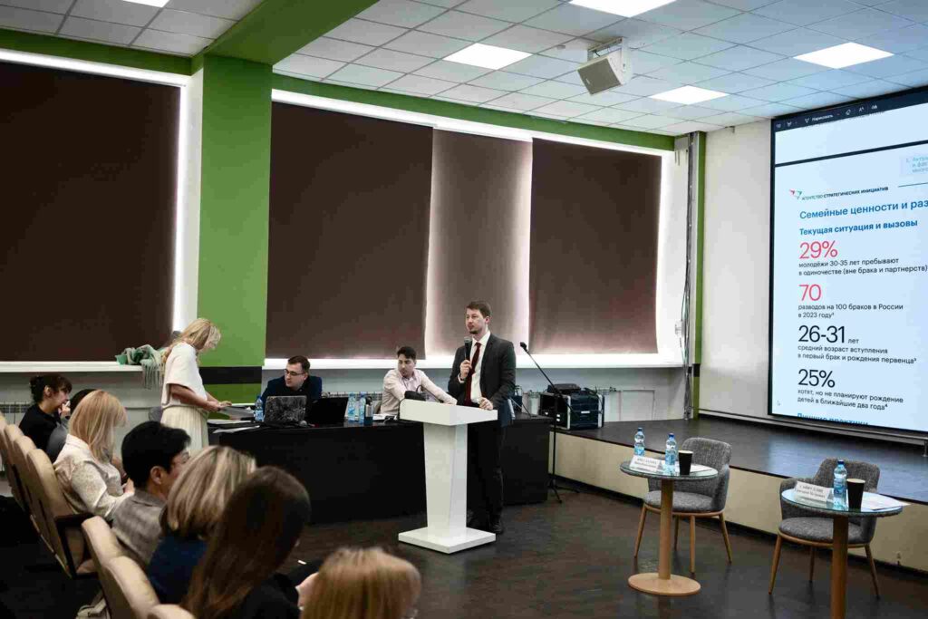 Чтобы рождались дети: в Приамурье усовершенствуют семейно-демографическую политику