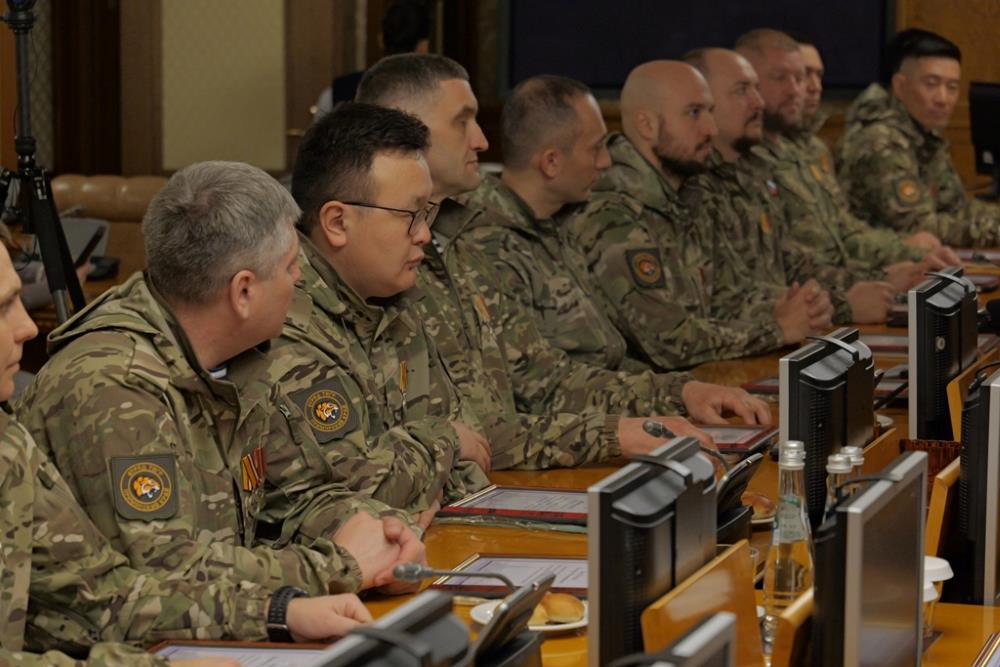 Юрий Трутнев встретился с чиновниками, которые служили на СВО