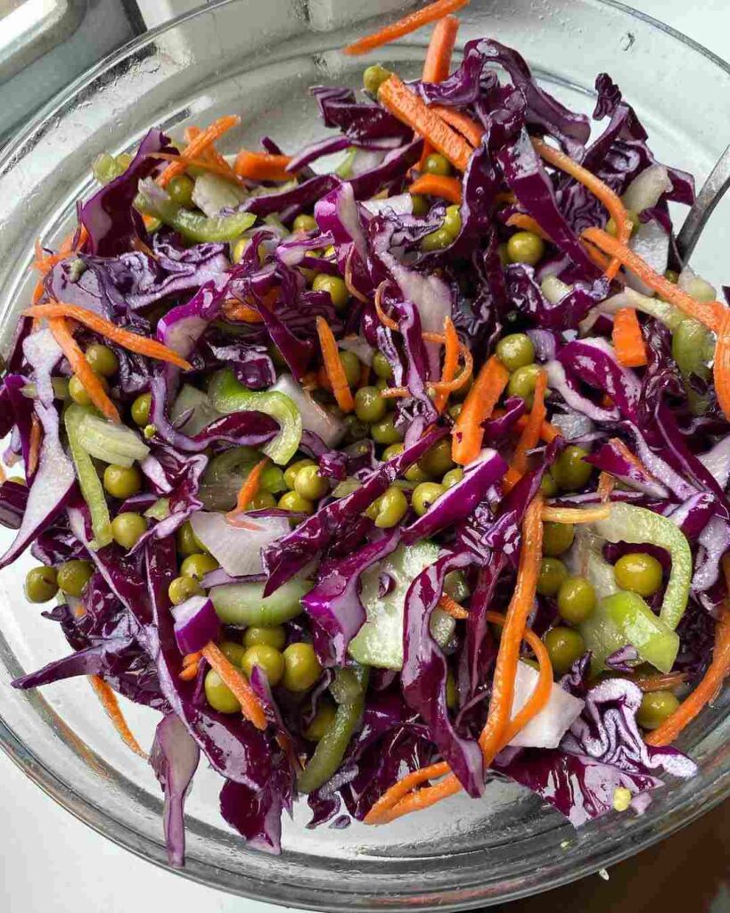 салаты рецепты, простые салаты, вкусные салаты, салат из капусты, рецепт салат, полезные салаты