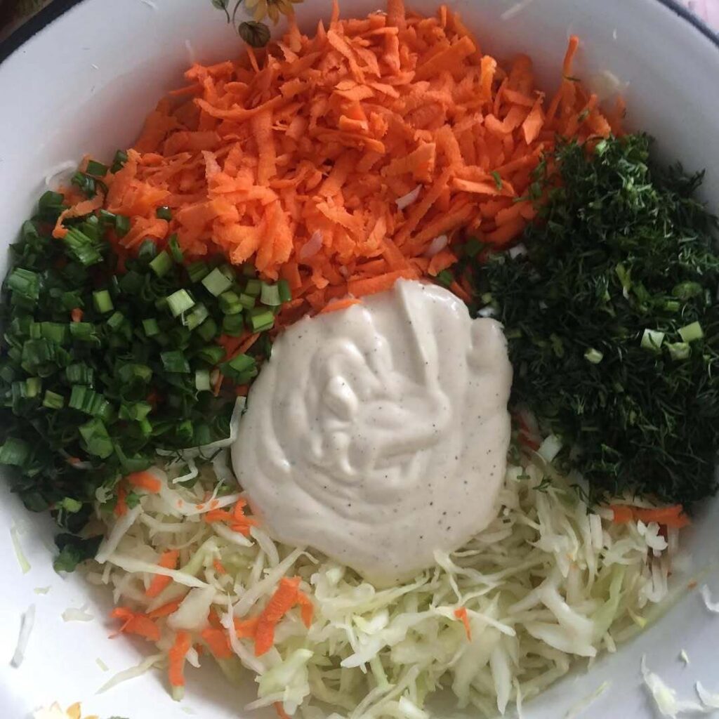 салаты рецепты, простые салаты, вкусные салаты, салат из капусты, рецепт салат, полезные салаты