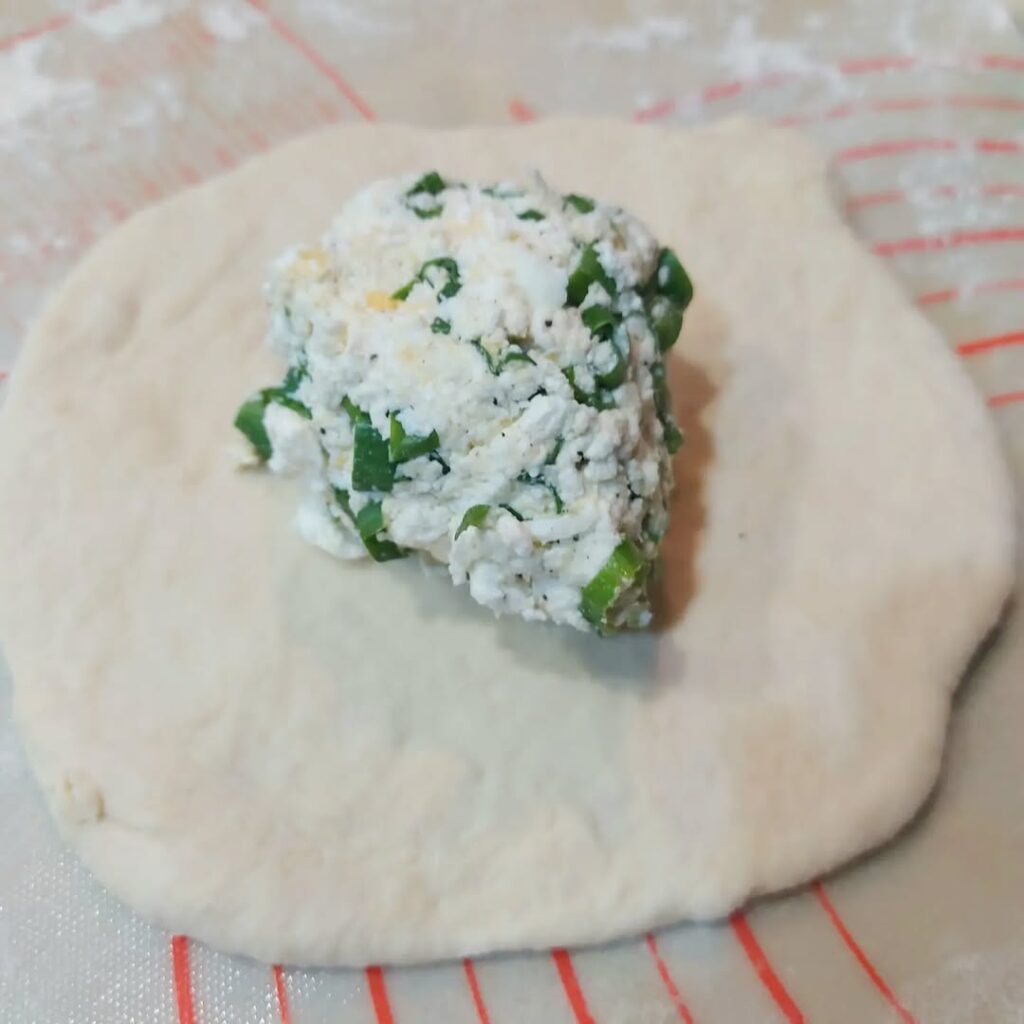 закуски на природу, рецепт закусок, рецепт маффинов, рулет с начинкой