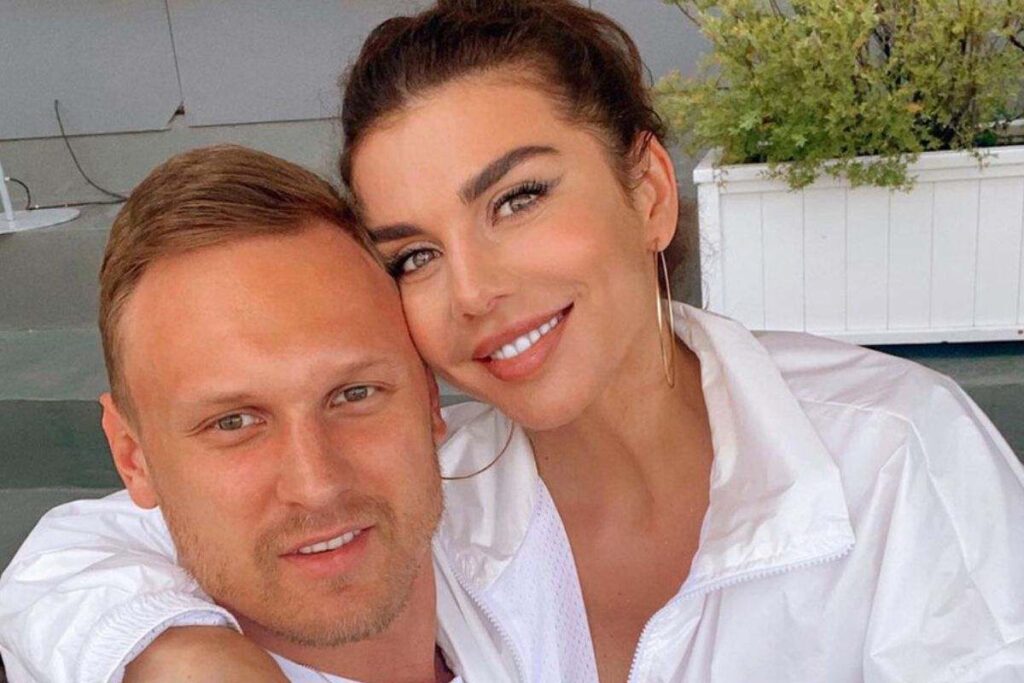 Анна Седокова впервые ответила на обвинения семьи погибшего Яниса Тиммы