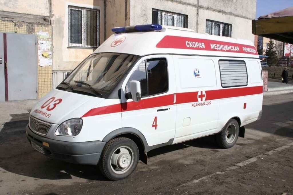 Сотрудник Московского зоопарка умер от укуса ядовитой змеи