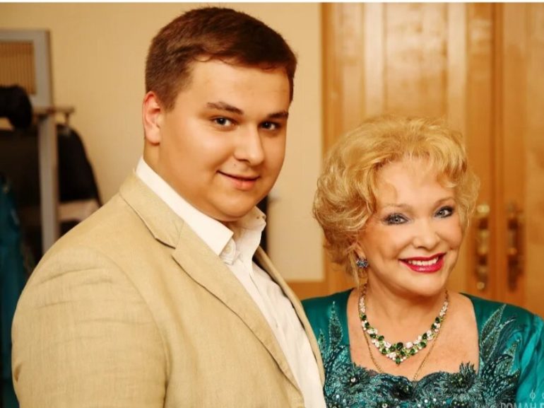 Сын певицы Екатерины Шавриной умер в колонии