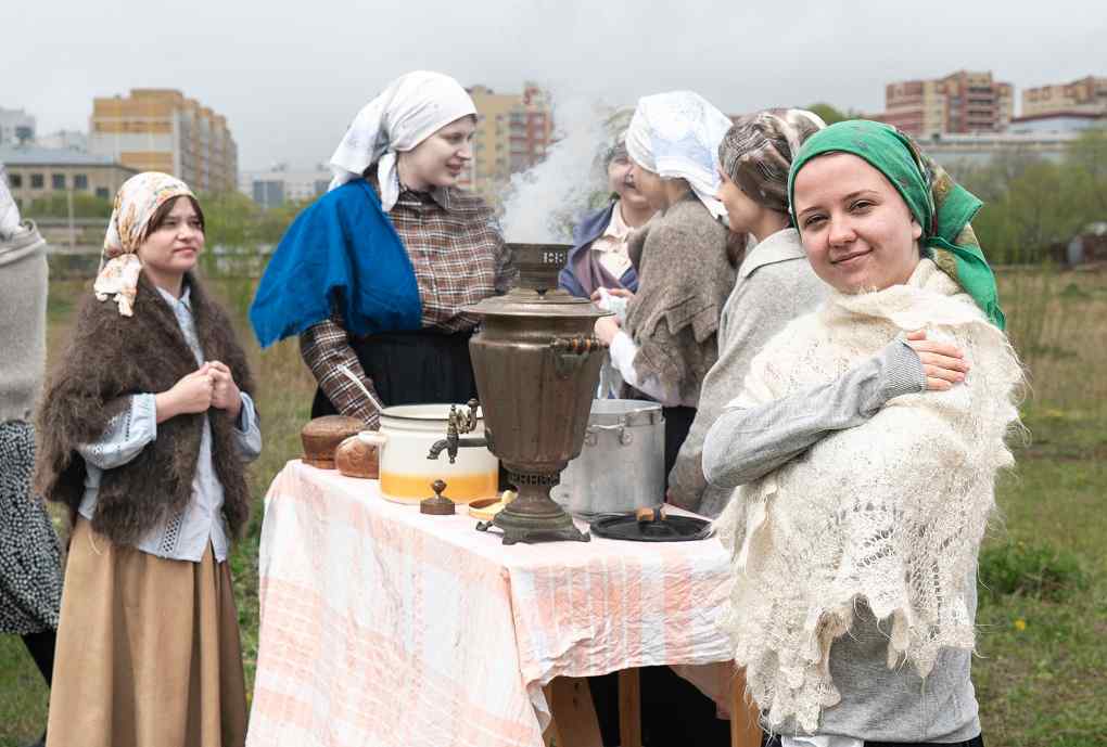 Инициаторами и организаторами театрализованной постановки-реконструкции стали:
Координационный центр по вопросам формирования у молодежи гражданской позиции, предупреждения межнациональных и межконфессиональных конфликтов, противодействия идеологии терроризма и профилактики экстремизма Амурской области;
Амурское отделения мотоклуба Ночные Волки, военно-патриотический клуба МотоПатриот;
ФГБОУ ВО «Амурский государственный университет».

Участниками постановки были студенты и преподаватели Амурского государственного университета, обучающиеся и учителя общеобразовательного лицея АмГУ, актёры театра Дебют.
