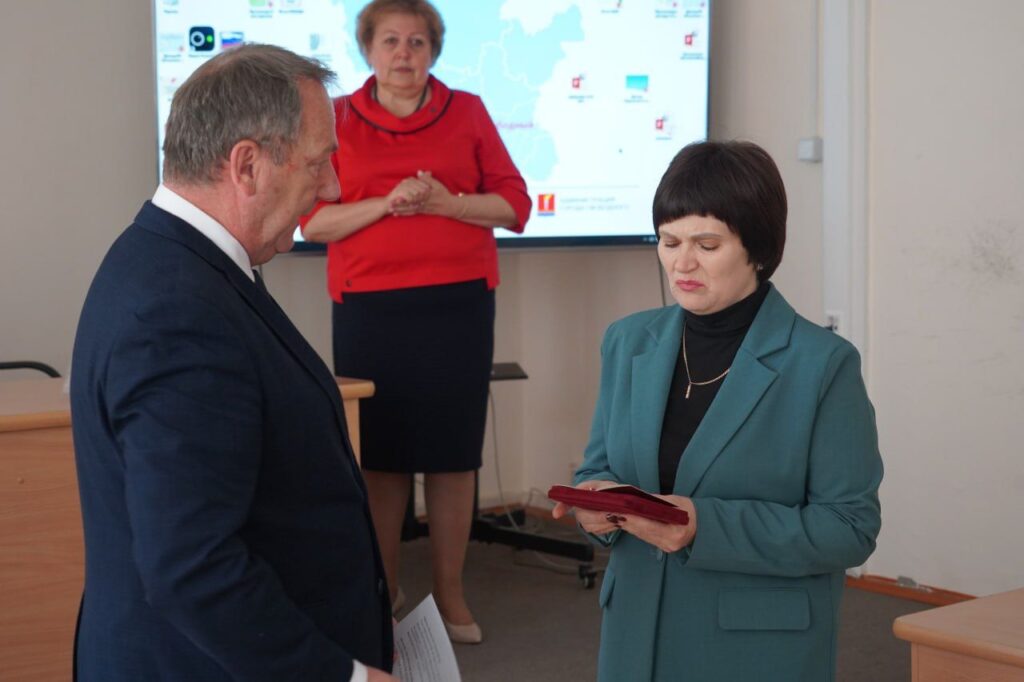 Одна посмертно: двое жителей Свободного получили госнаграды