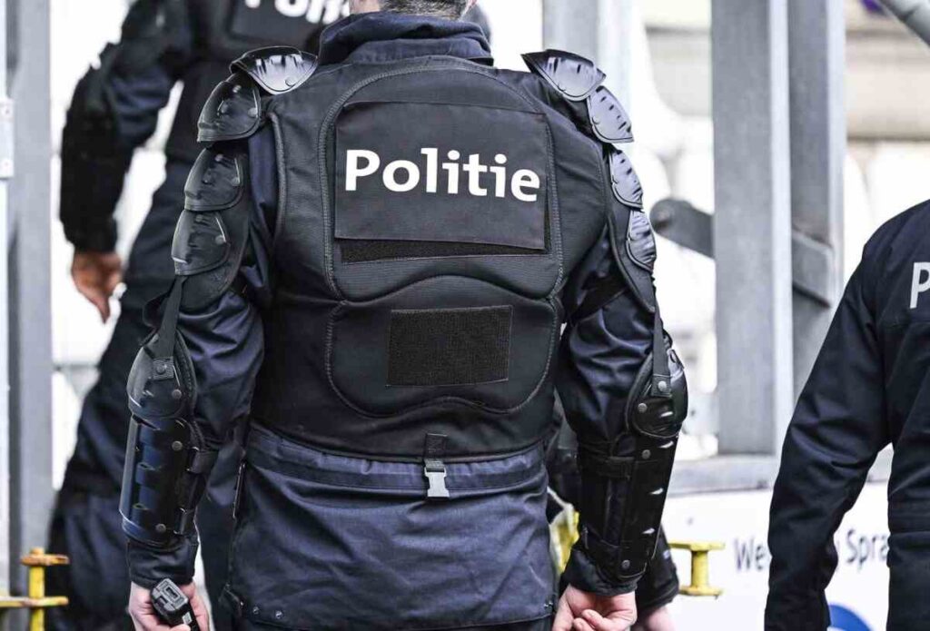 Украинский подросток признался в убийстве матери и сестры в Бельгии