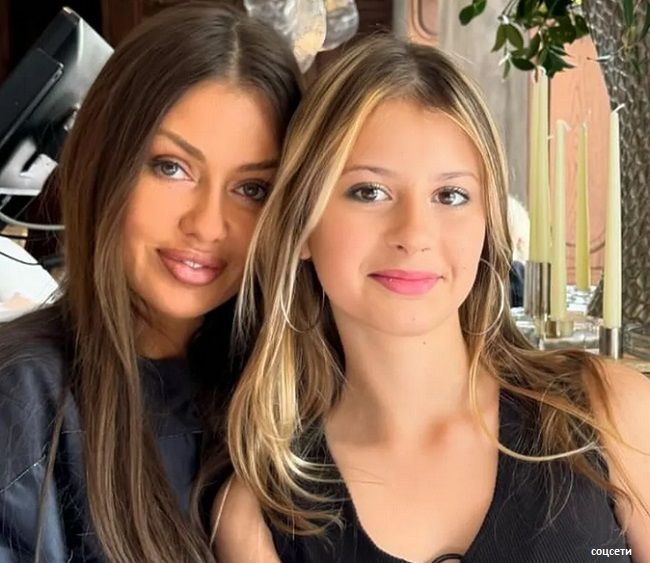 Виктория Боня с дочерью