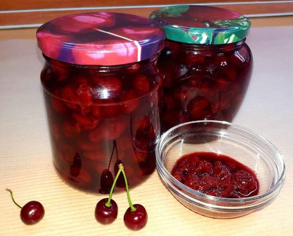 пирог с черешней, салат с черешней, варенье с черешней, варенье из черешни, с черешней, черешня, рецепты из черешни