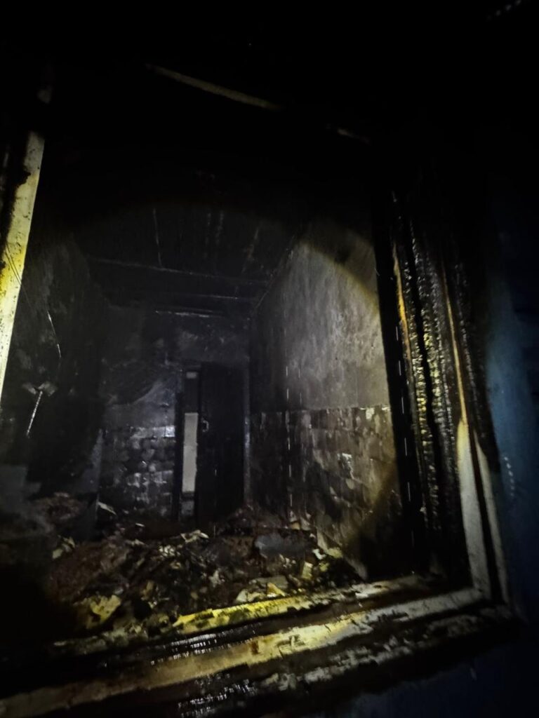 Поджог? В амурском поселке сгорела библиотека