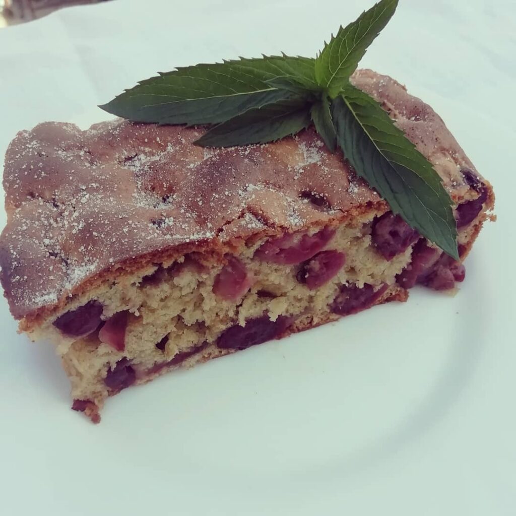 пирог с черешней, салат с черешней, варенье с черешней, варенье из черешни, с черешней, черешня, рецепты из черешни