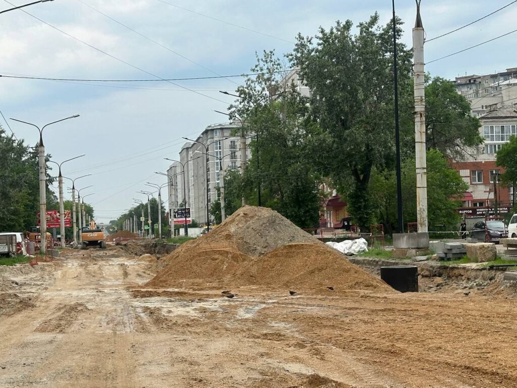 «Придется действовать жёстко»: мэр Благовещенска узнал, как в городе ремонтируют дороги