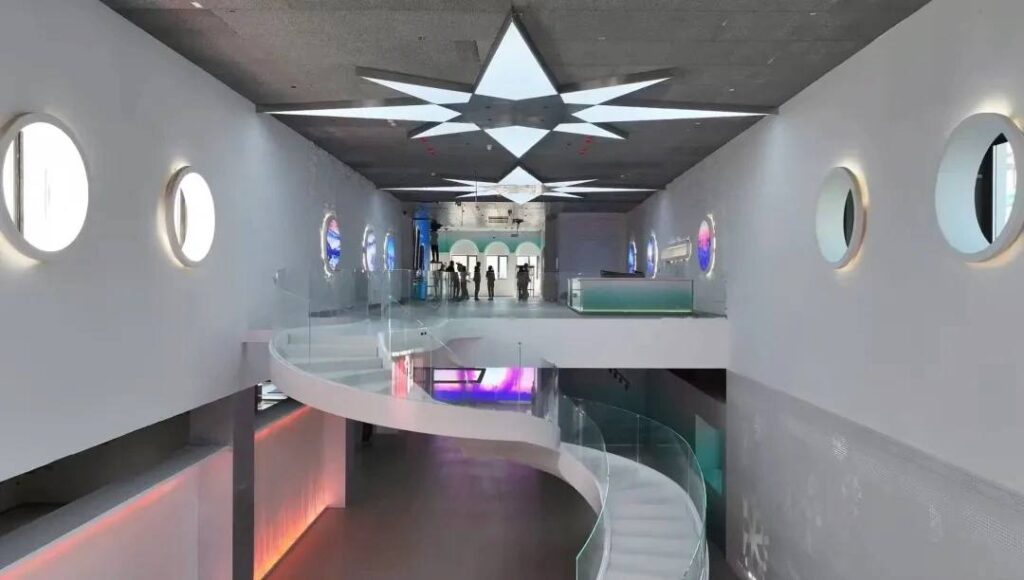 Полярный кинотеатр появился в китайской деревне на границе в Амуром