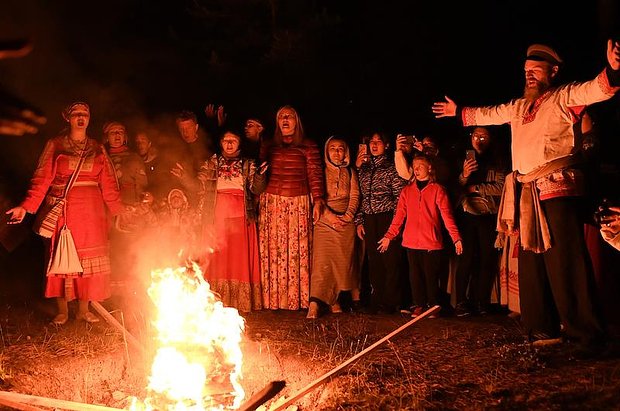 день летнего солнцестояния, летнее солнцестояние, солнцестояние в 2025, ритуалы солнцестояния, как загадать желание