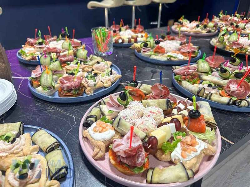 Студентка из Петербурга исчезла с собранными на выпускной миллионами