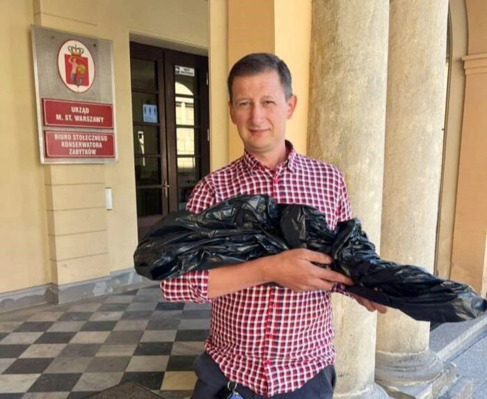 Польский рыбак случайно нашёл в реке меч тамплиеров