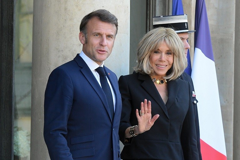 Эммануэль Макрон с женой