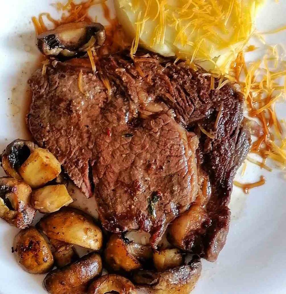 рецепт стейка, мясо, рецепты из мяса, блюда из мяса, мясо с картошкой, жареное мясо, вкусное мясо, картошка с мясом