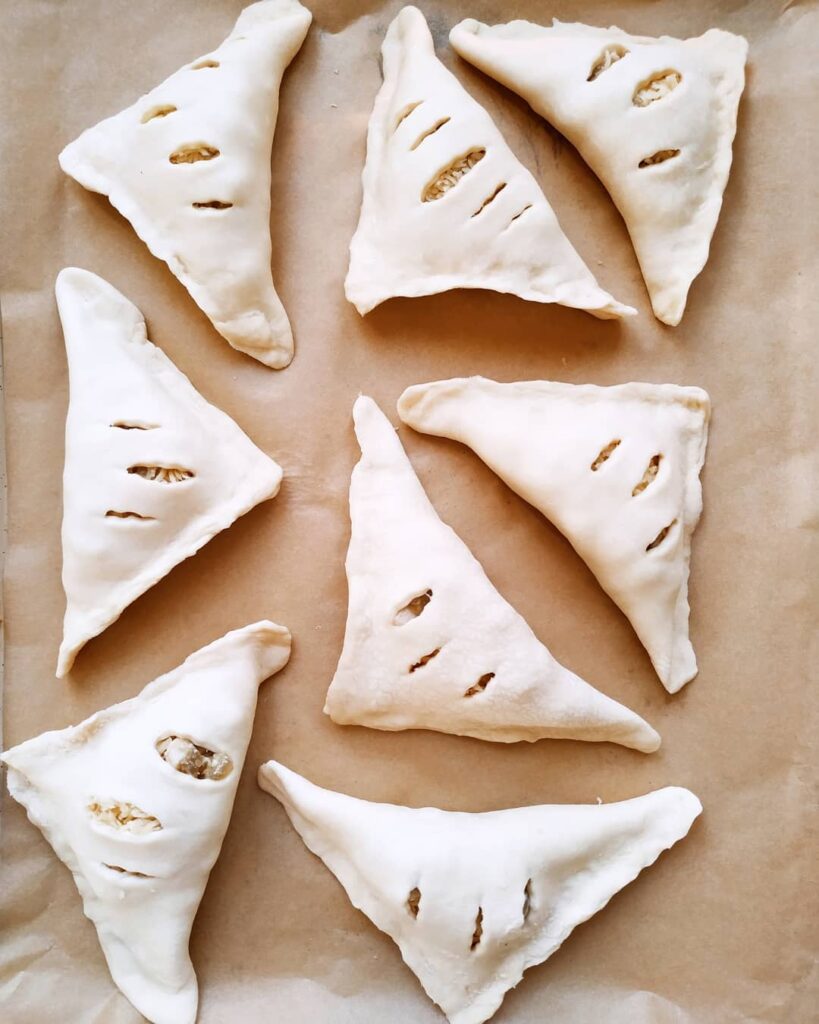 рецепт пирожков, домашние пирожки, пирожки с капустой, тесто для пирожков, пирожки с начинкой, пирожки с яблоками