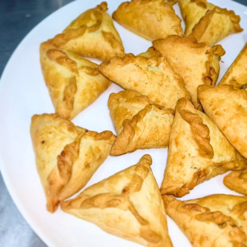 рецепт пирожков, домашние пирожки, пирожки с капустой, тесто для пирожков, пирожки с начинкой, пирожки с яблоками