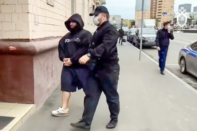 Блогеру Арсену Маркаряну грозит до пяти лет тюрьмы 