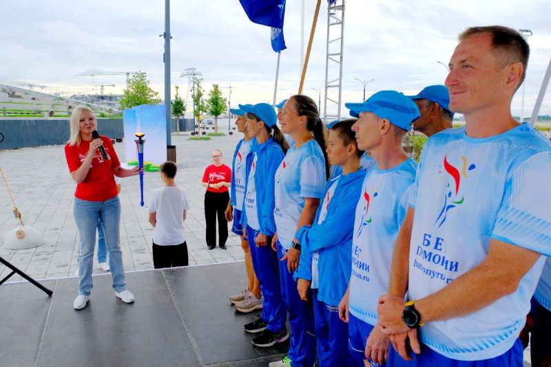 Факел «Бега Гармонии» торжественно пронесли через Благовещенск