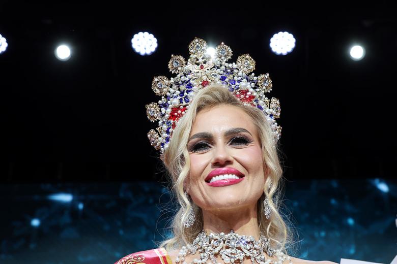 Екатерина Семёнова из Магнитогорска стала победительницей конкурса «Миссис Россия – 2025»