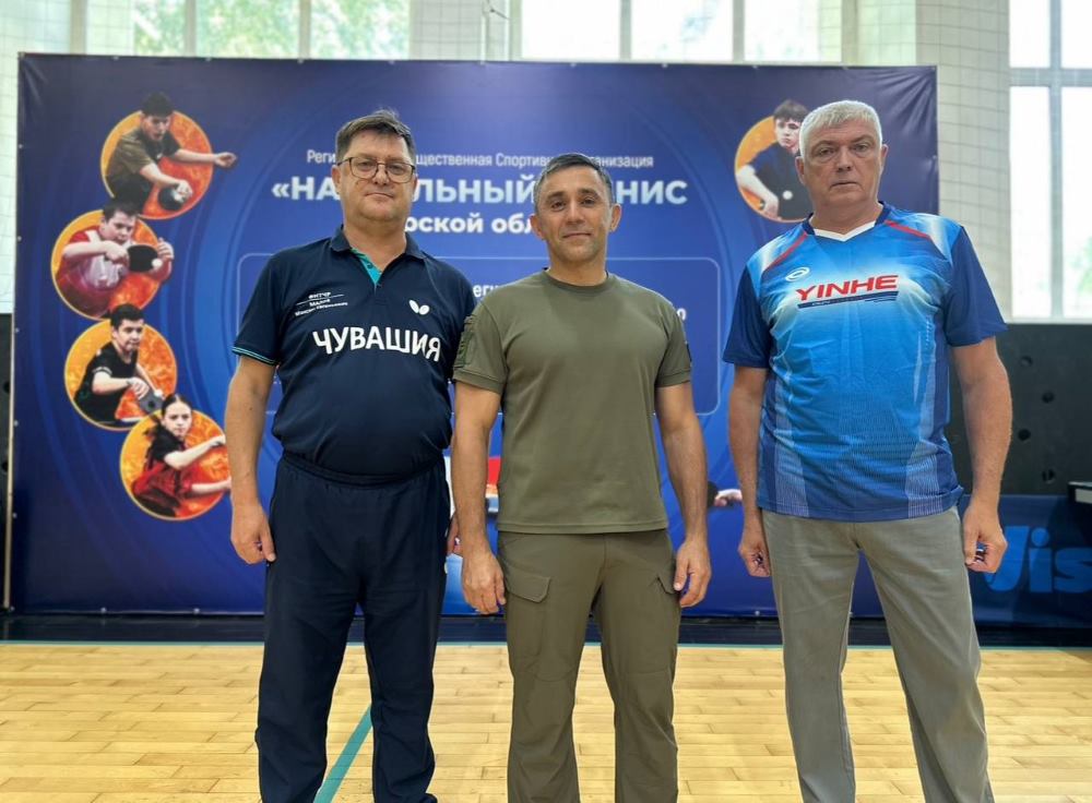 Мэр Благовещенска сыграл в настольный теннис с чемпионом Чувашии