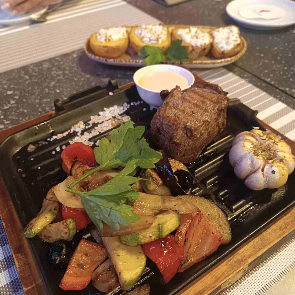 рецепт жареного мяса, жареное мясо, мясо на сковороде, рецепт стейка