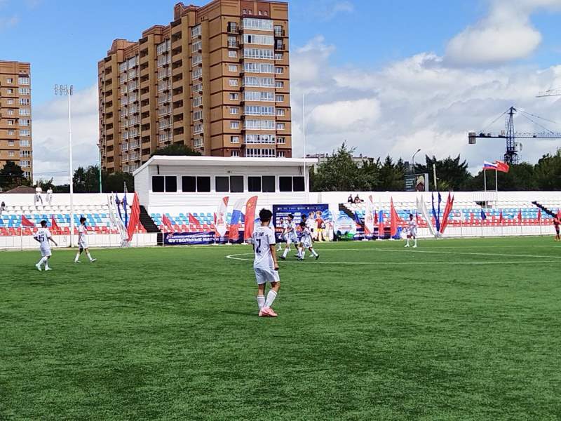 Золото оставили в России: юные футболисты из Благовещенска встретились с китайскими соперниками