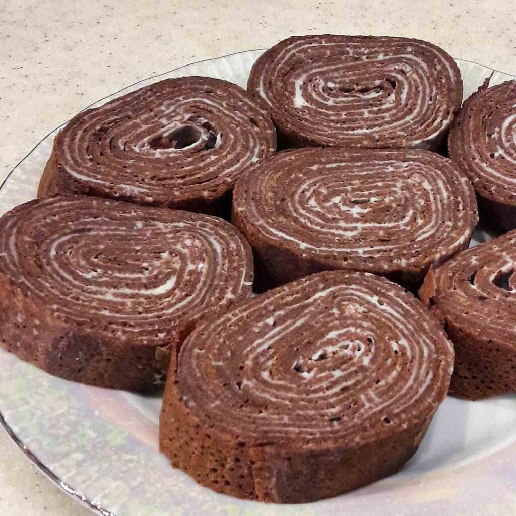 рецепт рулета, рулет, меренговый рулет, домашний рулет, блинный рулет, шоколадный рулет, бисквитный рулет рецепт