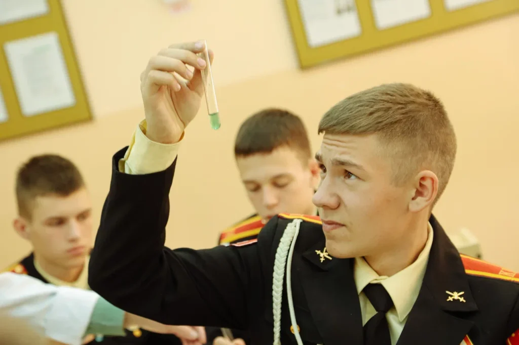 Виноваты не только гаджеты: амурский офтальмолог рассказала, почему у школьников портится зрение