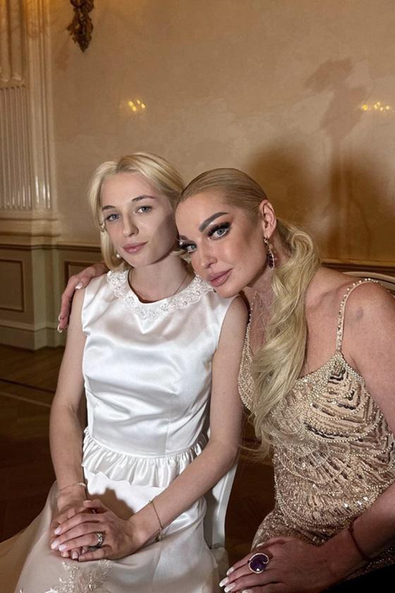 Анастасия Волочкова с дочерью