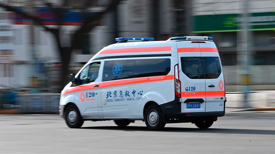 Студента из Китая парализовало из-за использования смартфона