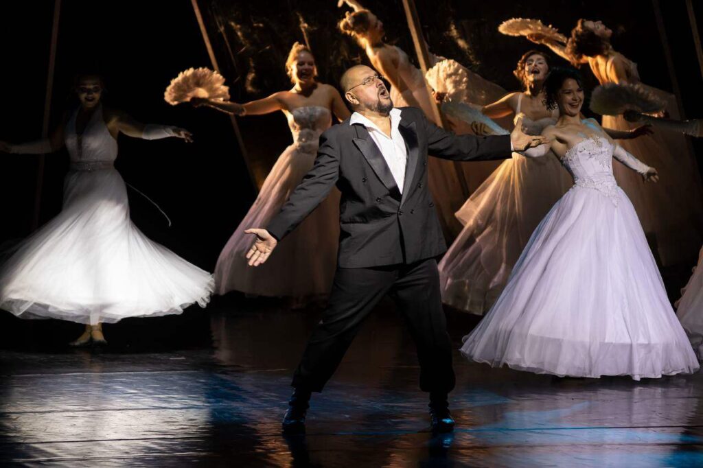 Клыки и страсти»: почему амурчан не напугал московский «Дракула»