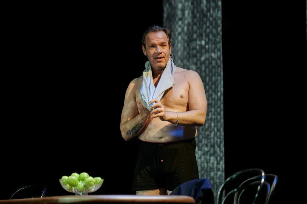 Зачем амурчанам чернуха, или почему Мурлин Мурло не хватило жизни