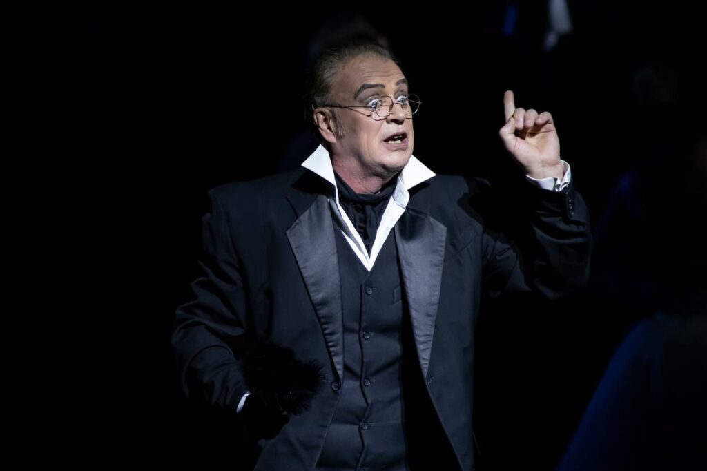 Клыки и страсти»: почему амурчан не напугал московский «Дракула»