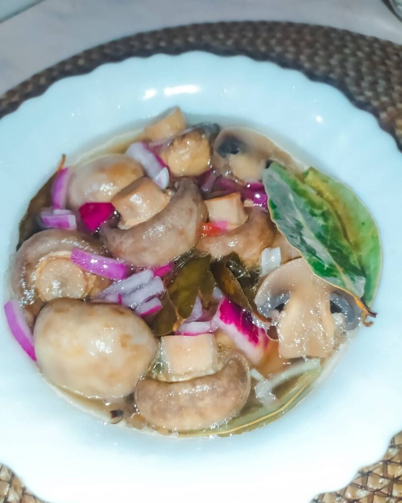 маринованные грибы рецепт, грузди на зиму, грузди соленые, маринованные маслята, маринованные шампиньоны