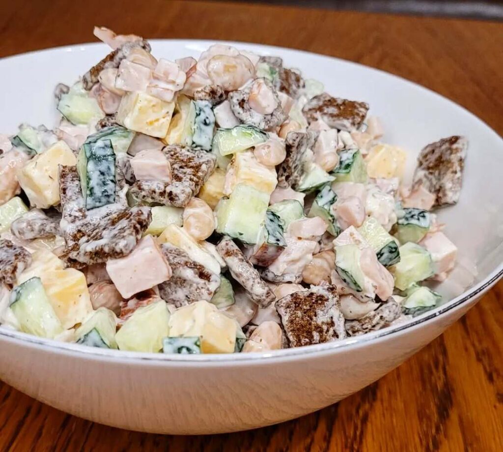 чем заменить мясо, рецепты без мяса,
белковые продукты, салат с фасолью